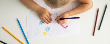différentes techniques dessin : comment enseigner aux enfants